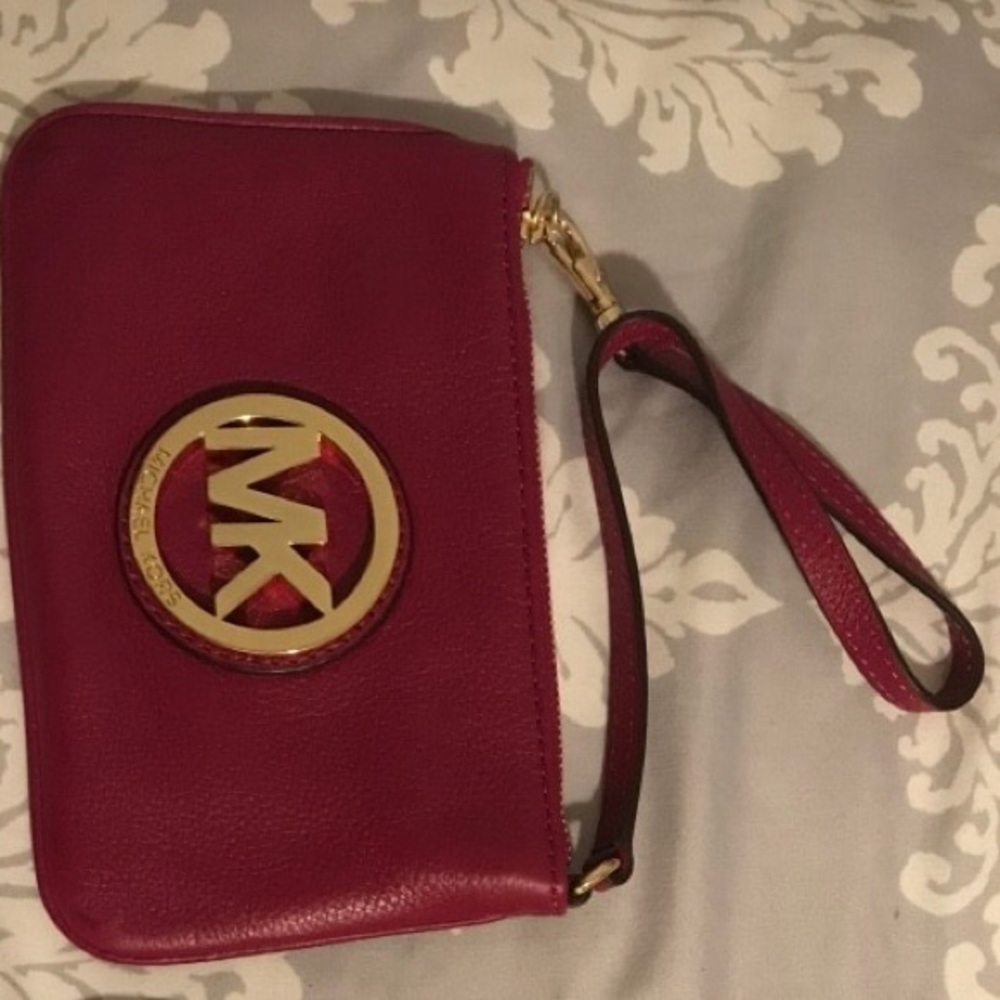 michael kors wristlets